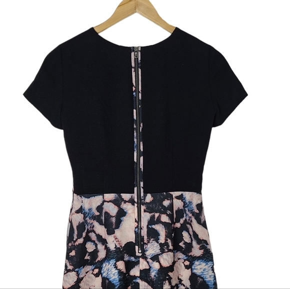 Floral Print Short Sleeve Dress - Picture 9 of 13